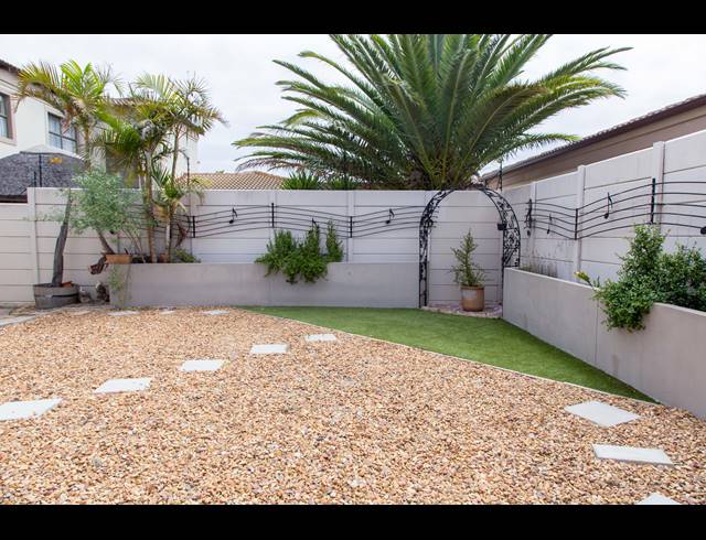 4 BEDROOM FREEHOLD SOLD IN PARKLANDS